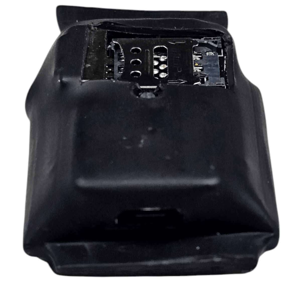 GSM76-micro с открит слот за SIM карта в черната обвивка.